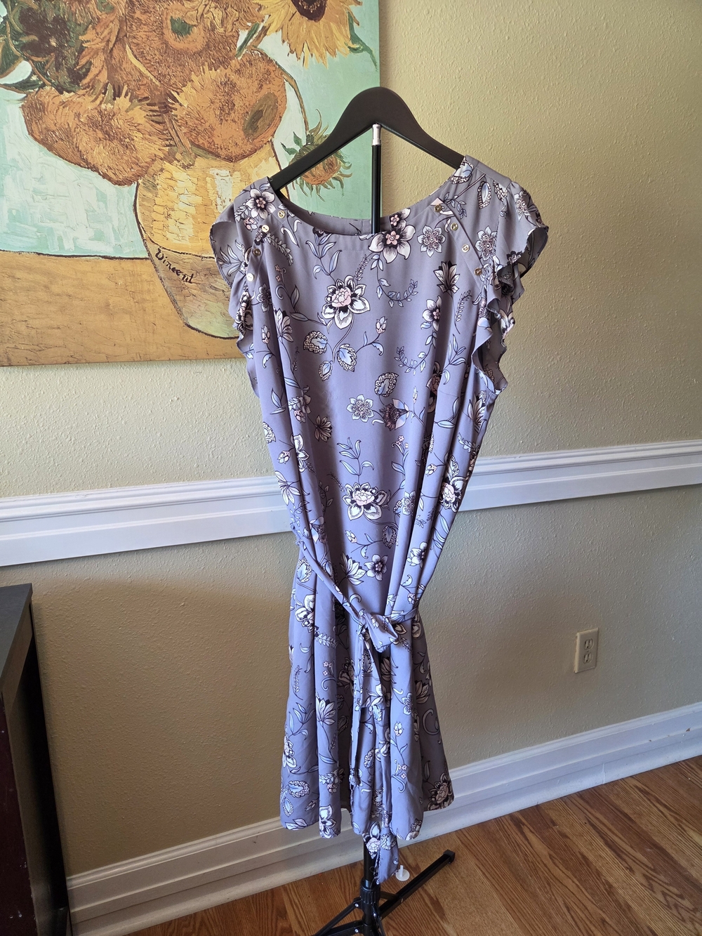 ❤️ 3/$24 Loft Plus Women’s Lavender Floral Tie-Waist Dress 22